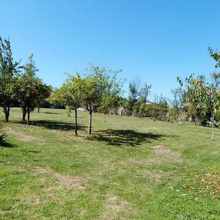 Dom wakacyjny House With 2 Bedrooms In Chantonnay With Enclosed Garden And Wifi Chantonnay